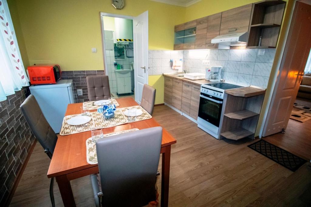 Krisztina Apartman Nagykanizsa Exteriör bild
